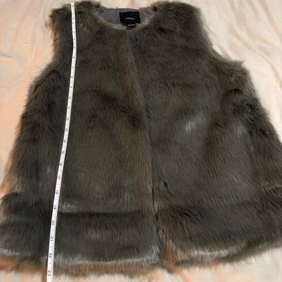 Faux Fur Vest Dark Gray Size Small Forever 21 - Picture 8 of 10